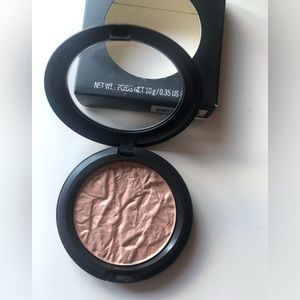 MAC Rosé Olé highlight powder NIB Rare